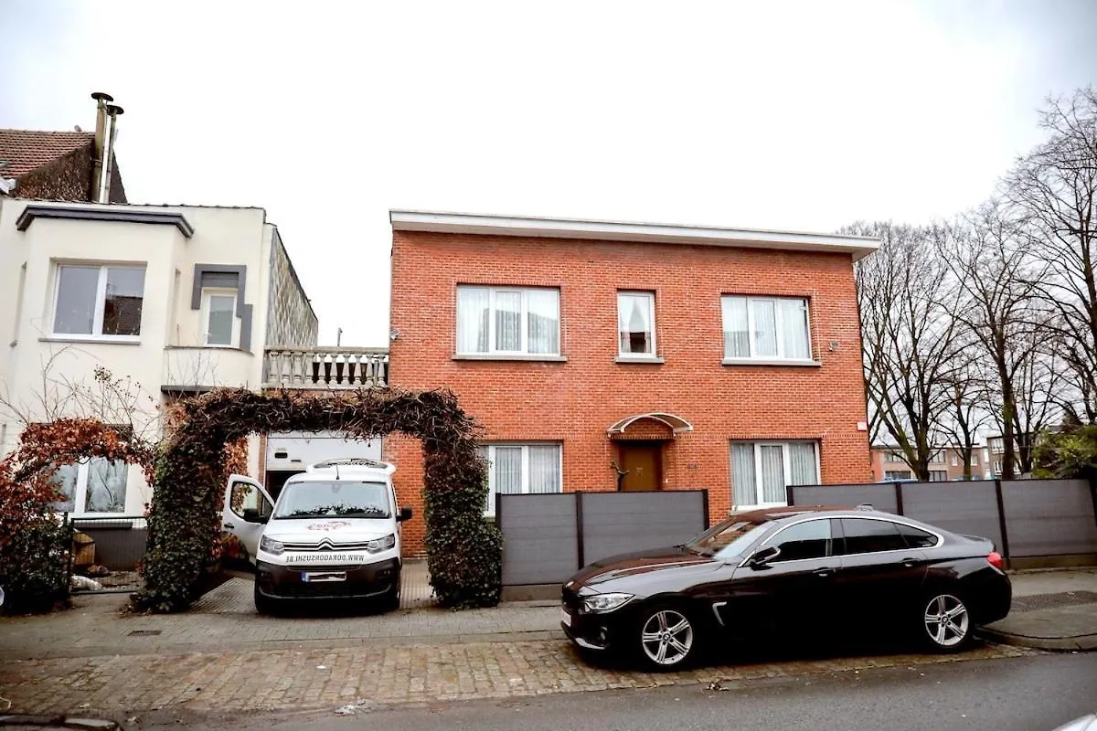 Dom wakacyjny Cozy Family Home Near Lottoarena Antwerpen