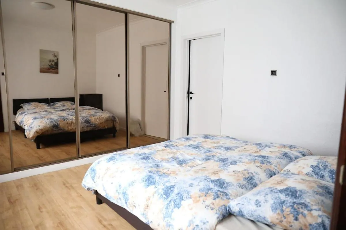Cozy Family Home Near Lottoarena Antwerpen Dom wakacyjny
